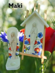 kapliczka drewniana maryjna (maki) 220zł świecznik 200zł