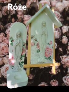 kapliczka drewniana maryjna (róże) 220zł świecznik 200zł